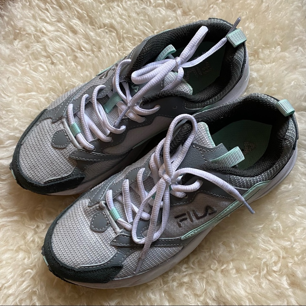 FILA Womens Recollector Gray Leather Tennis Shoe Sneaker